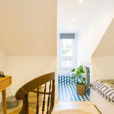 Cozy Blue Attic Lx Factory 1 De Maio Διαμέρισμα Lisboa