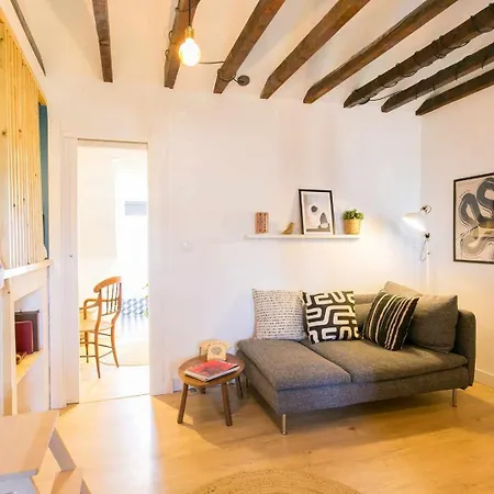 Design No Coracao Do Lx Factory- 1 Maio * Lisboa