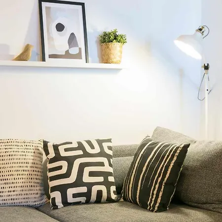 Cozy Blue Attic Lx Factory 1 De Maio Daire